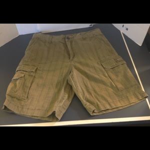 Kahala men’s cargo shorts size 33